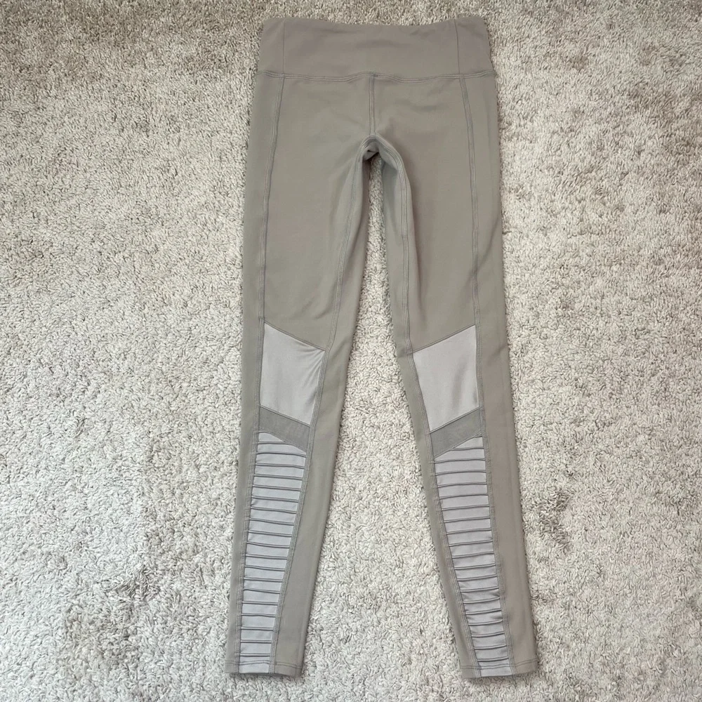 Alo Yoga Mid-Rise Motto Leggings Women’s Workout Pants in Gravel Gloss Size XS